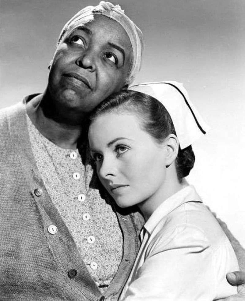 Interracial romance/kiss outrage – Pinky (1949)