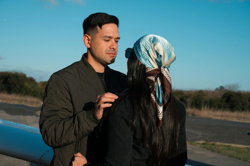 12 Reasons Anxious Women Chase Avoidant Men