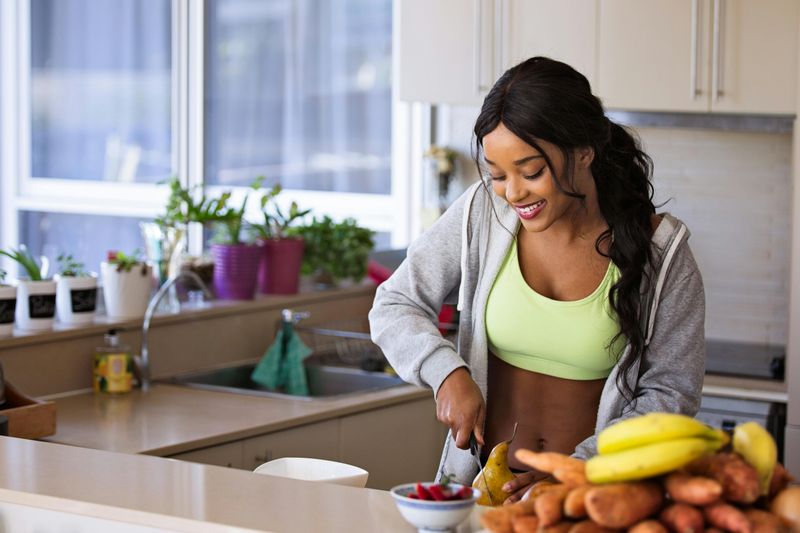 9 Common Kitchen Habits That Waste Your Money