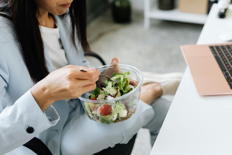Track Your Nourishment Mindfully