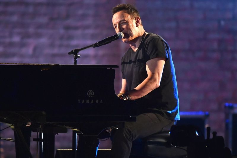 Streets of Philadelphia (1993)