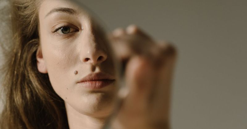 I developed a new insecurity every time a new trend hit. (jawline checks, ribcage comparisons, etc.)