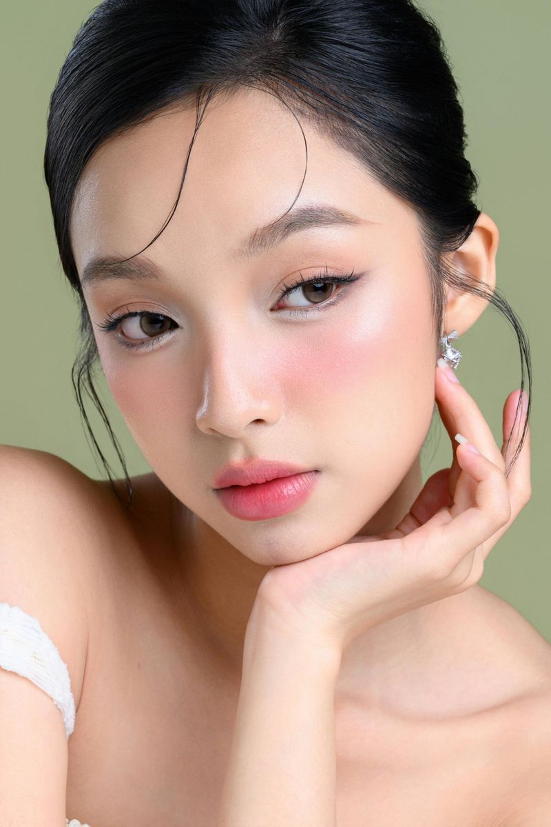 Foundation: From Matte to Skin-Like Glow