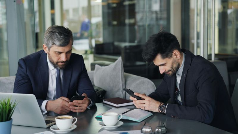 14 Behaviors That Are Often Mistaken for Rudeness—But Aren’t