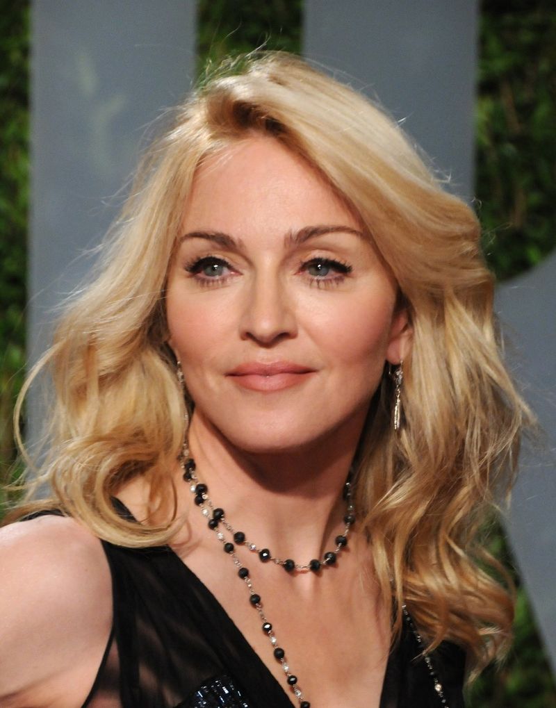 Madonna – Swept Away (2002)