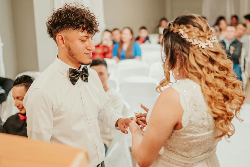 Being “the only one” at weddings, plus-ones, and couple-heavy events