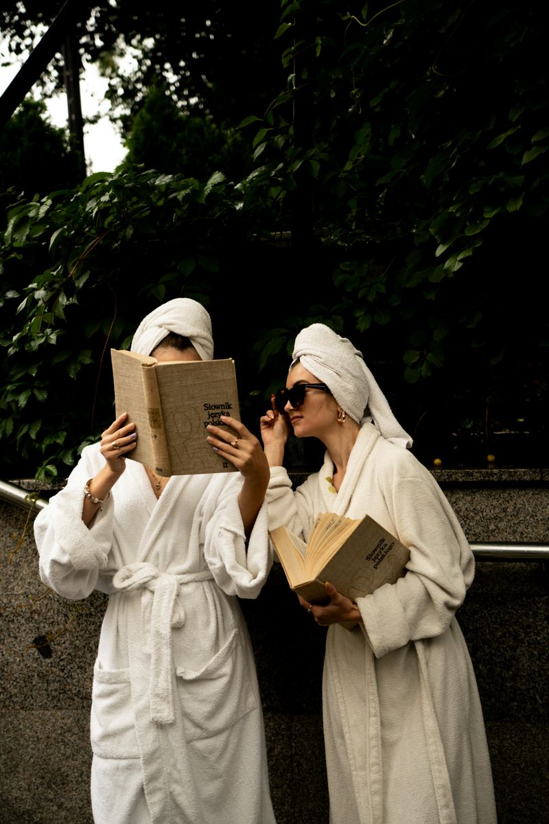12 Warning Signs Someone Is Too Obsessed With You