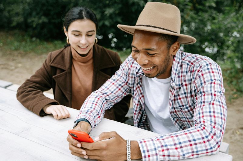 11 Subtle Relationship Issues Even the Smartest Women Let Slide