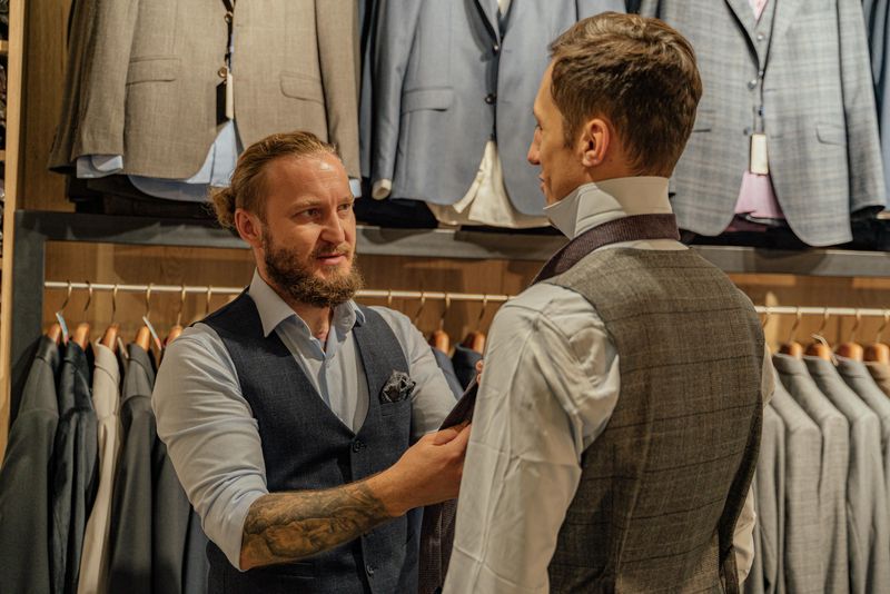 10 Status Symbols Valued by Men but Overlooked by Women