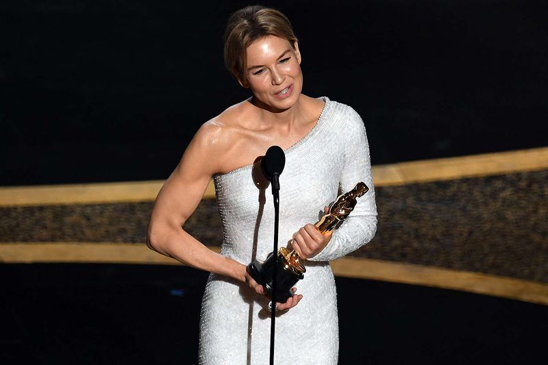 Renée Zellweger & Kenny Chesney – Annulled after 4 months in 2005