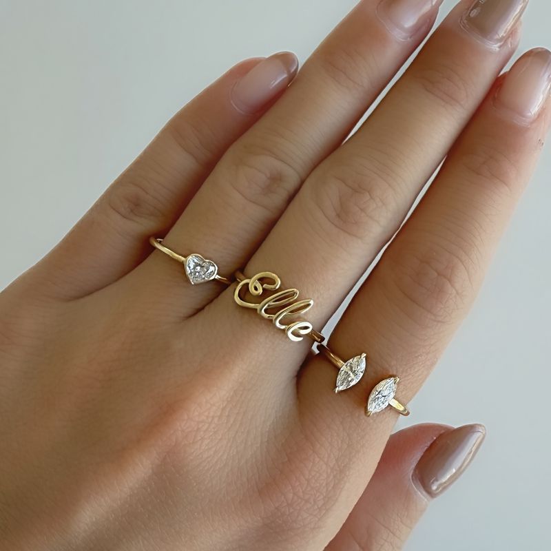 Customized '90s-Inspired Nameplates & Initial Rings