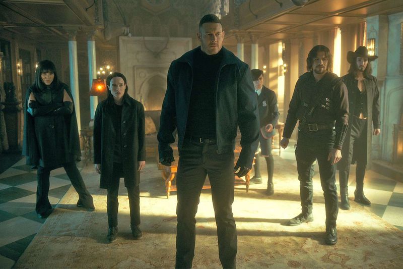 10 Sci-Fi Shows That Are Actually Heartfelt Family Dramas in Disguise