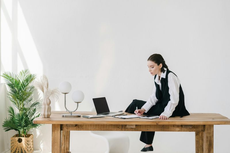Minimalist Work Desk
