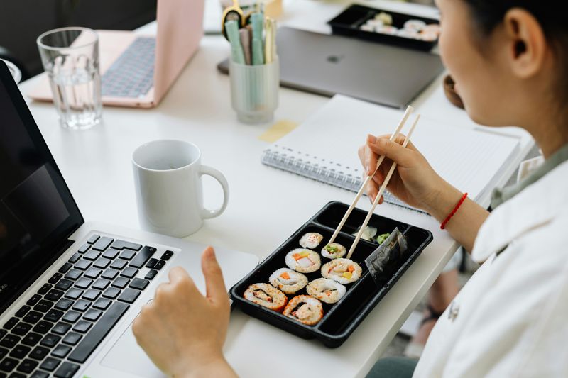 Eating By the Clock Instead of Hunger
