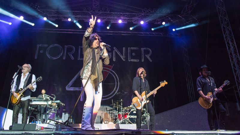I Want to Know What Love Is – Foreigner (1984)