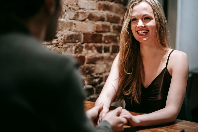 10 Ways Smart People Say 'Shut Up' Without Actually Saying It