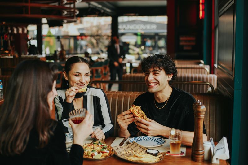 12 Timeless Etiquette Rules Everyone Should Remember in Modern Life