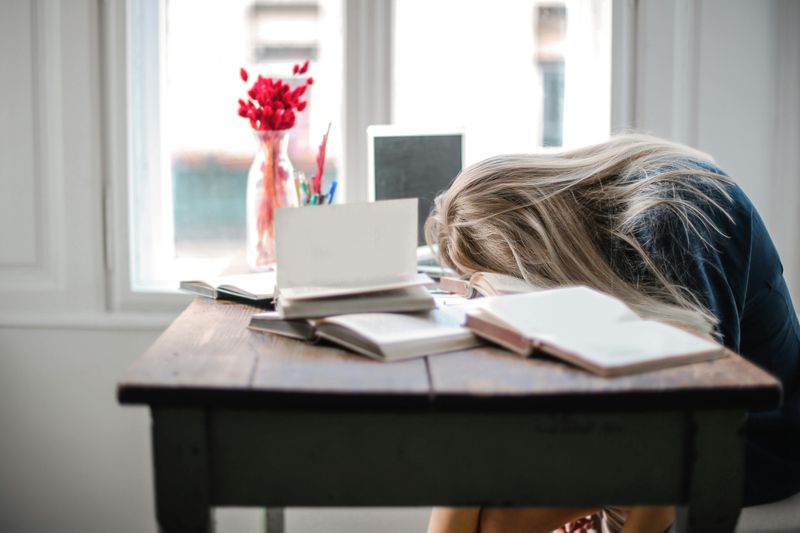 10 Habits That Quietly Drain Your Energy Every Day