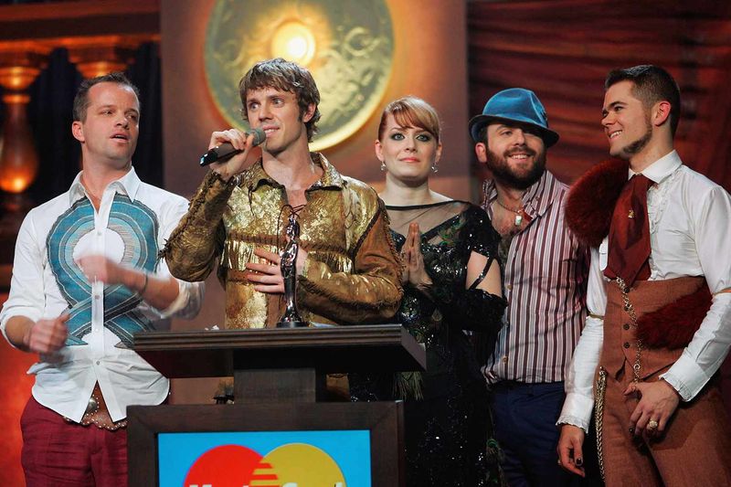 10 Popular Bands From the 2000s That Disappeared From the Scene