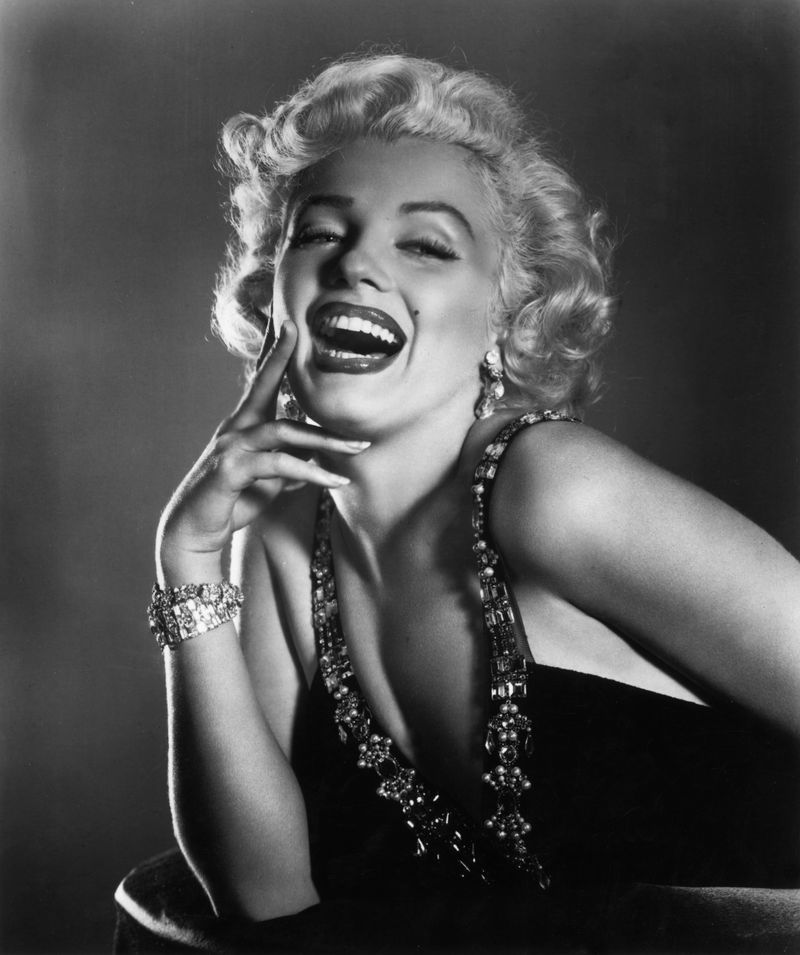 Marilyn Monroe – Platinum Blonde Waves