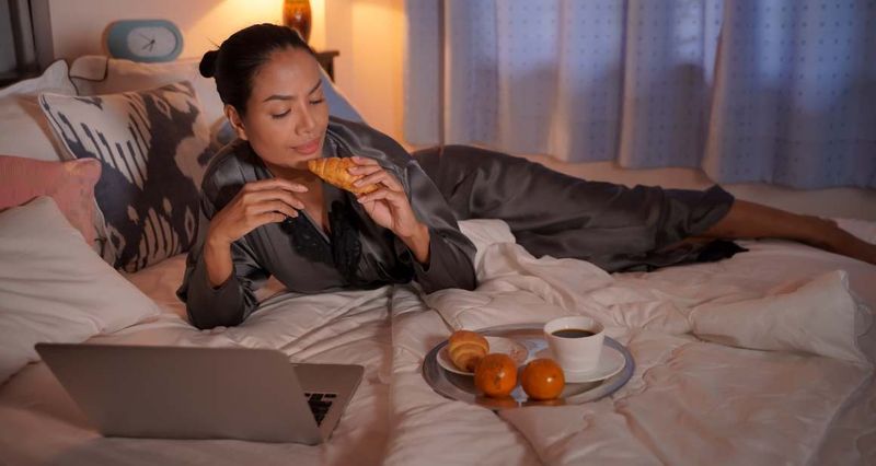 Eating Too Late or Too Much