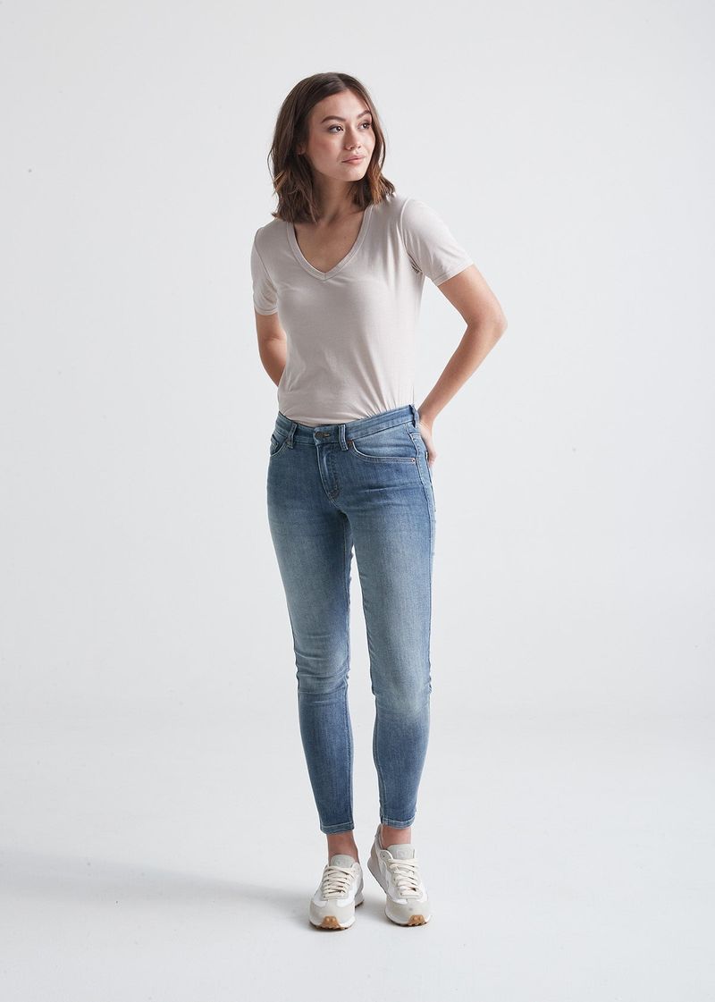 Side-part hairstyles and skinny jeans