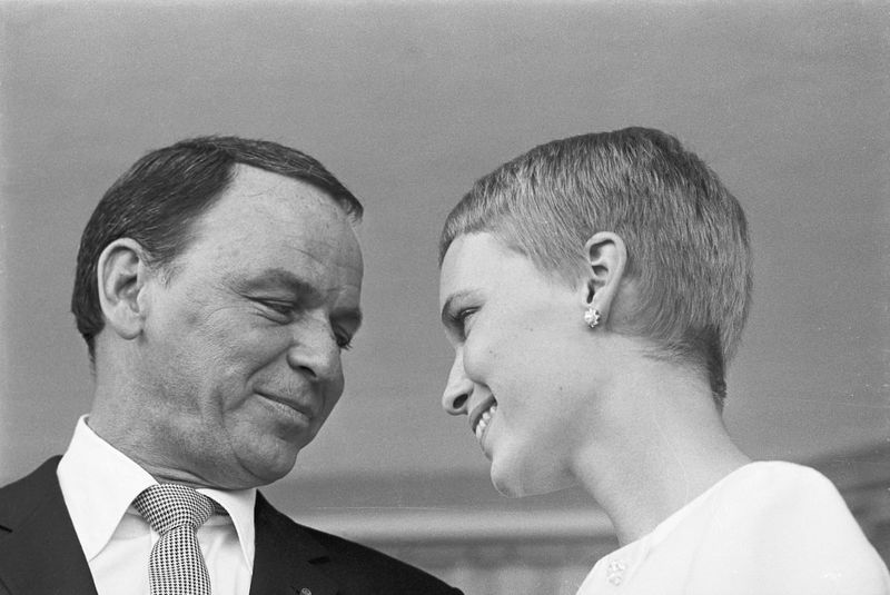Mia Farrow & Frank Sinatra