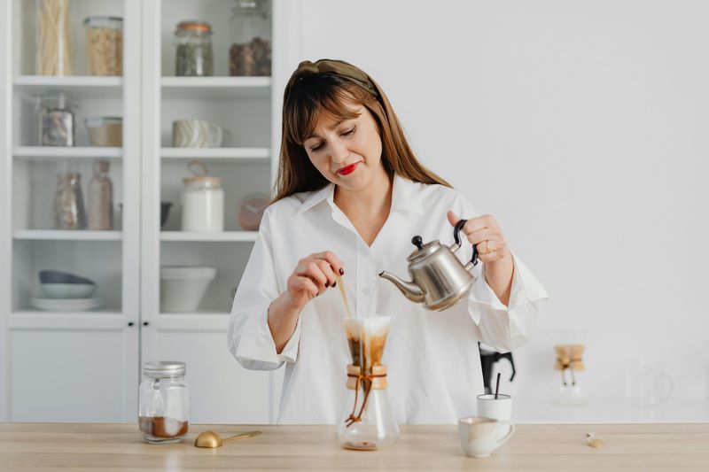 11 Subtle Habits That Make You Instantly More Attractive