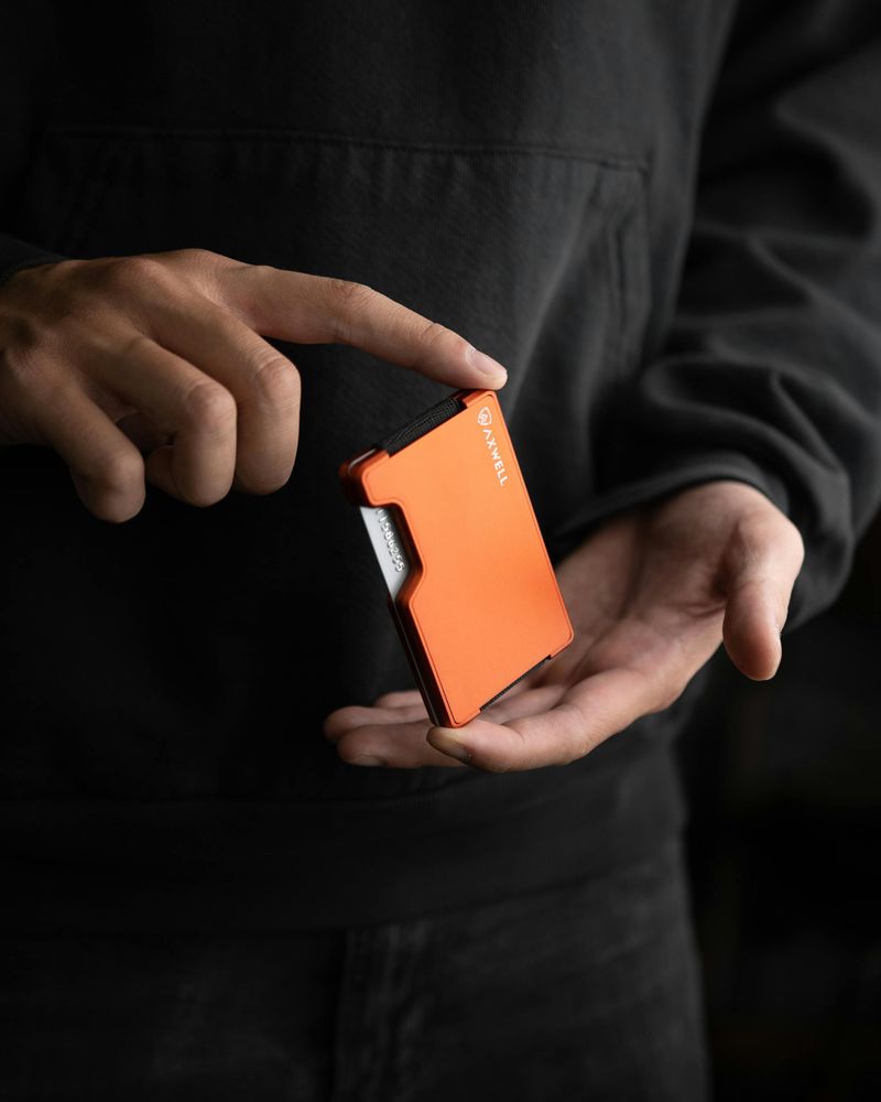 RFID-blocking wallet / passport holder