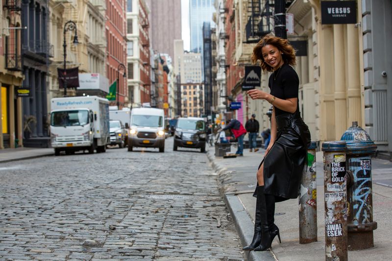 10 Signs You’re Giving Off Effortless Elegance Without Realizing It