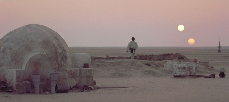Star Wars: A New Hope (1977) – Luke Gazing at the Twin Suns