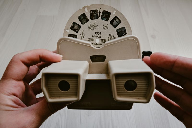 The Click-Click-Click of a View-Master Reel Rotating