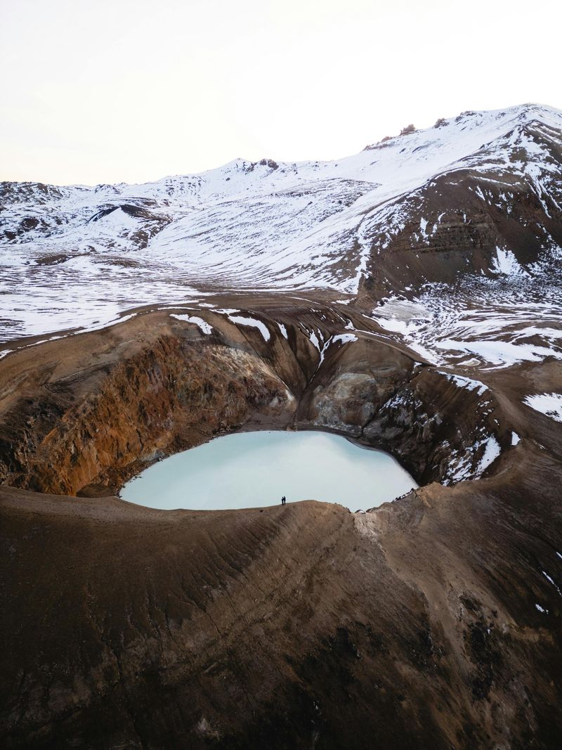 Visiting Volcanic Craters or Geothermal Areas With No Safety Barriers