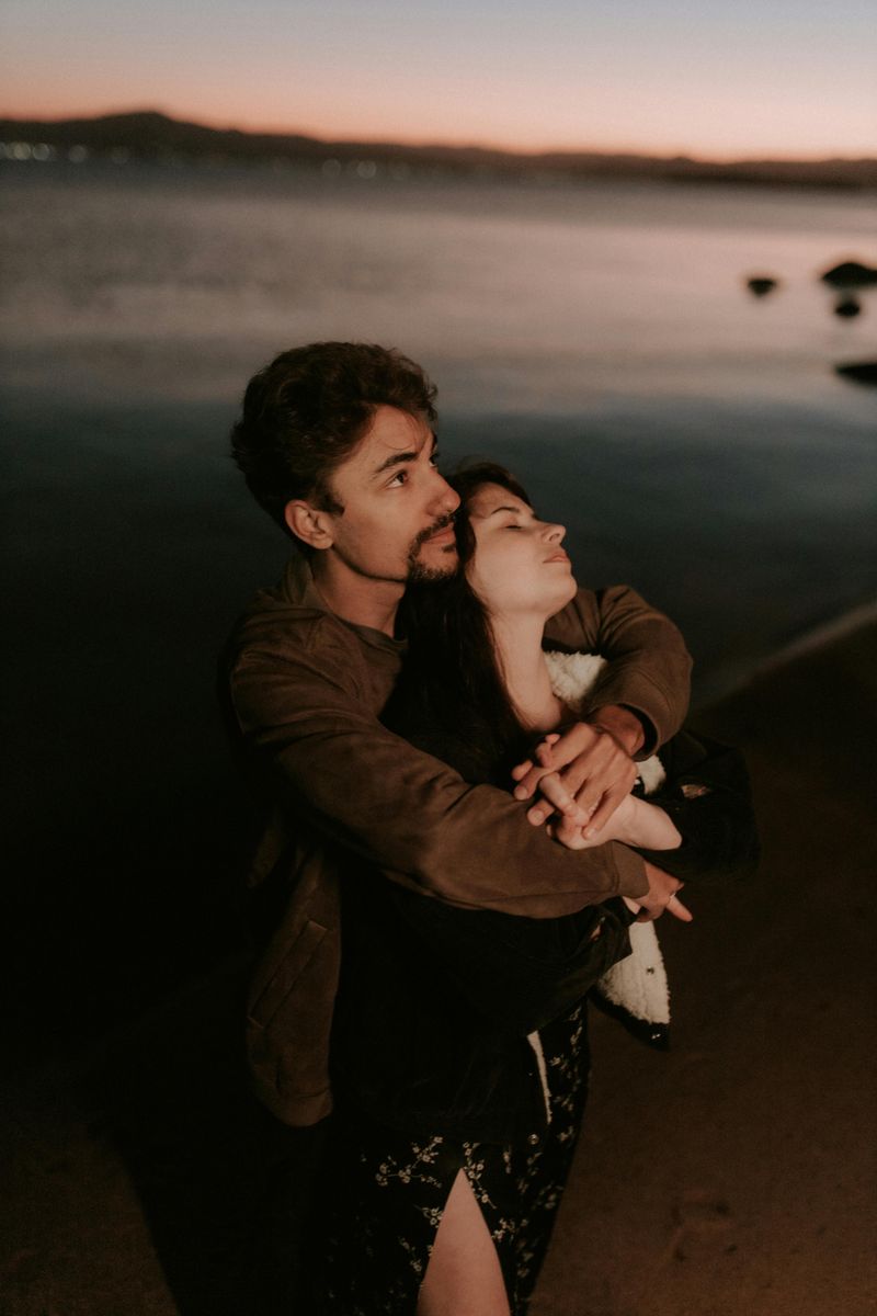 10 Signs You're Dating a Love Bomber