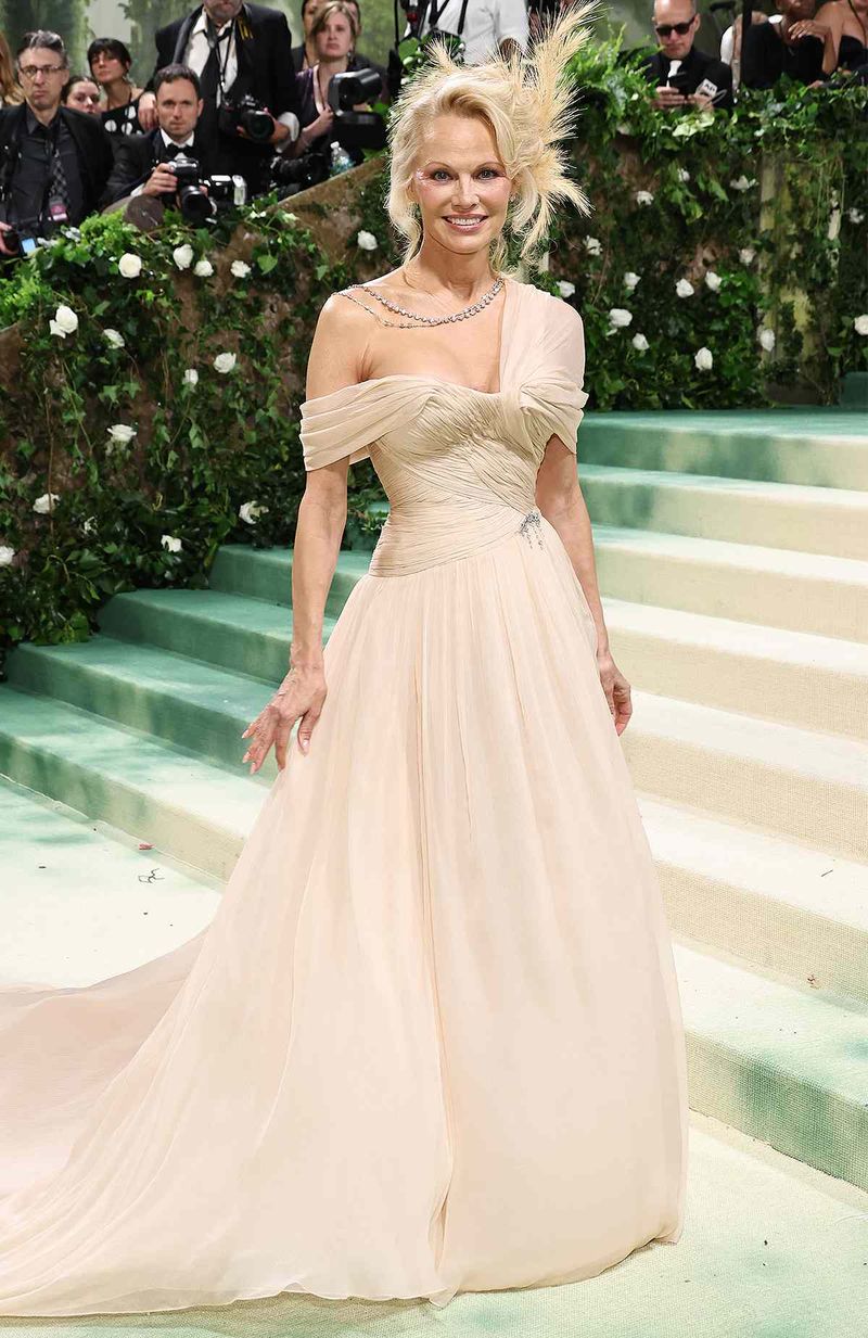 Nude Chiffon Gown – Met Gala (May 6, 2024)