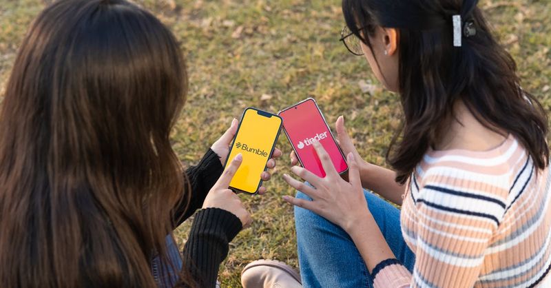 13 Dating-App Behaviors That Usually Mean He's Not Serious