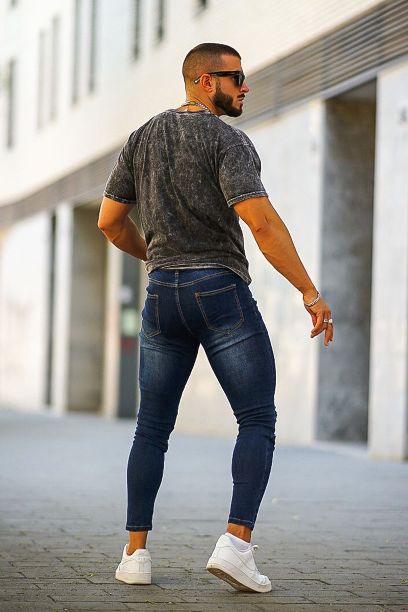 Overly Skinny Jeans