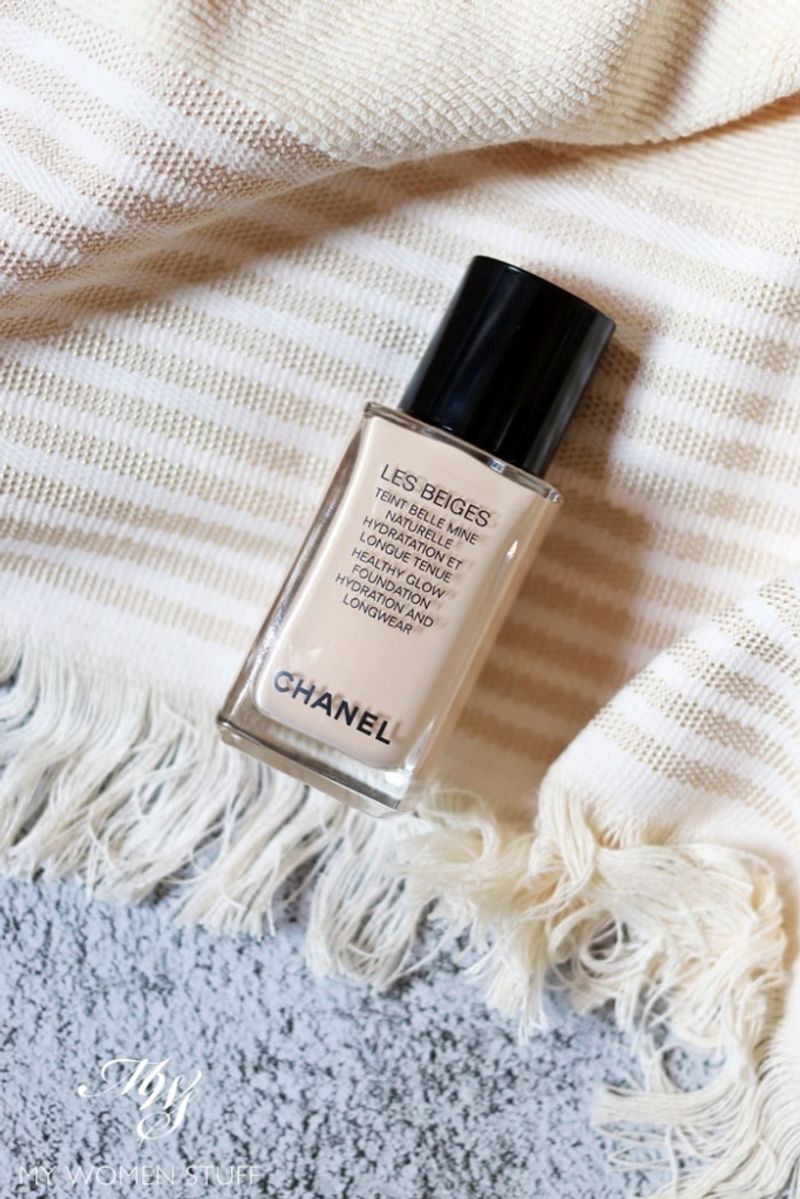 Chanel Les Beiges Healthy Glow Foundation