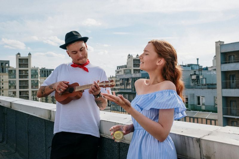 11 Reasons Relationships Feel Easier in the Beginning