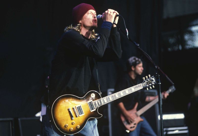 “Blurry” – Puddle of Mudd (2001)