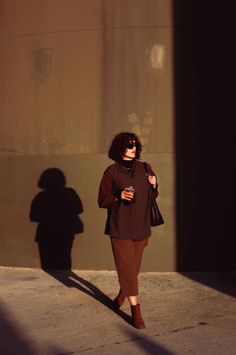 3. She Carries Herself With Confidence, Not Arrogance