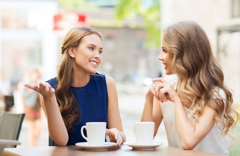 13 Signs Someone Secretly Resents You (Even If They Act Friendly)
