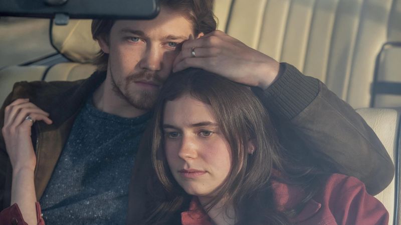 Alison Oliver and Joe Alwyn — Conversations With Friends