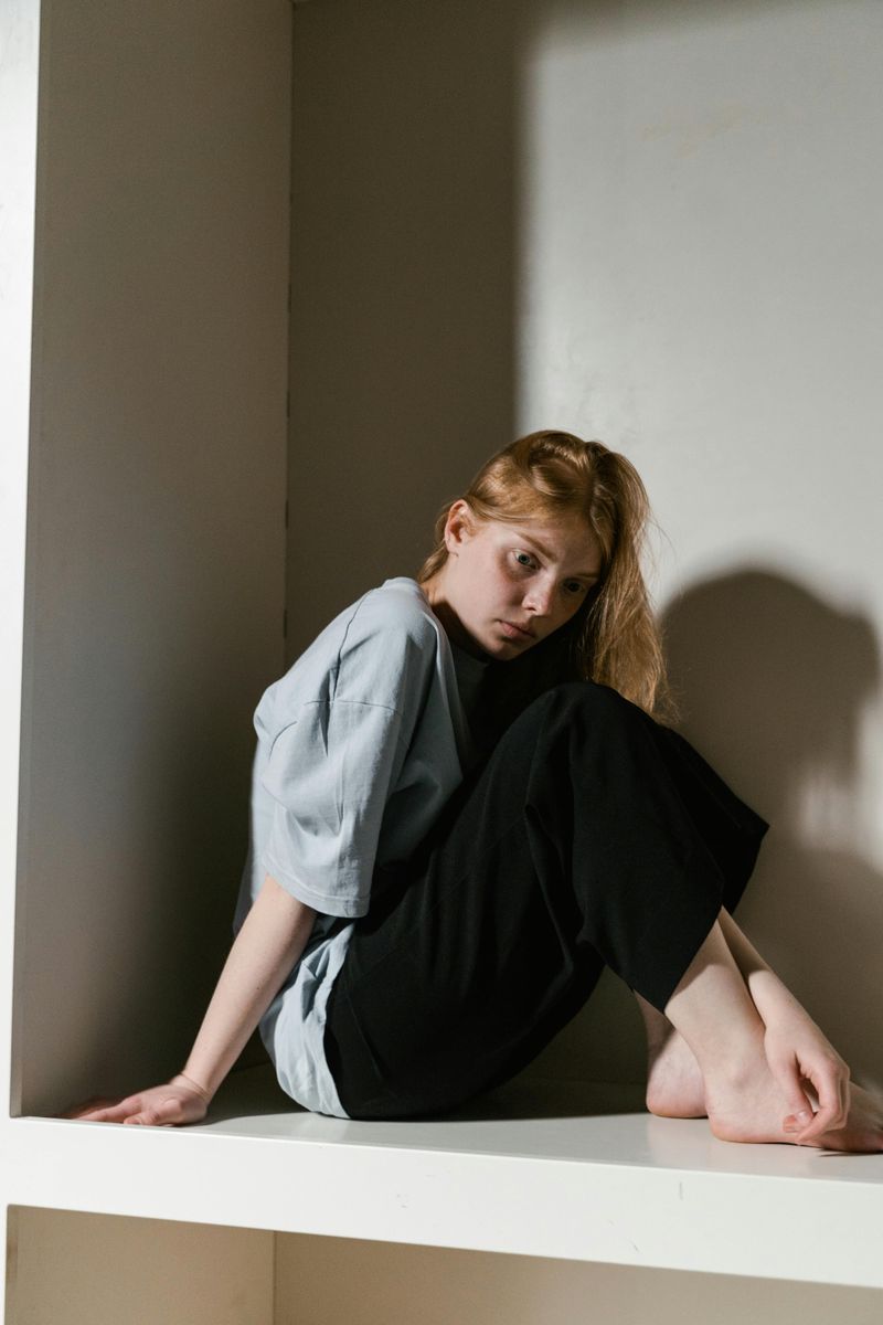 7 Signs You're Secretly Afraid Everyone You Love Will Leave You