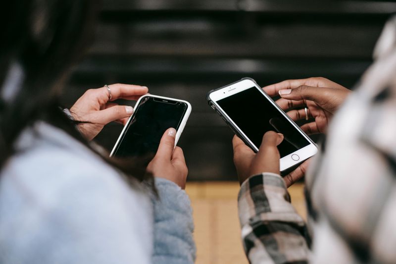 They’re Hyper-Social—But Only Online