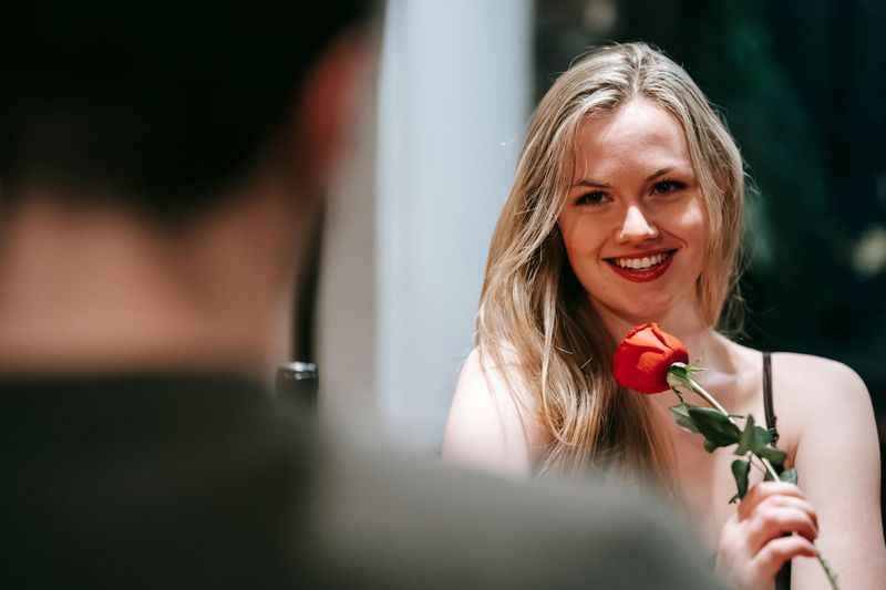 10 Potential Relationship Red Flags That Can Surface on a First Date