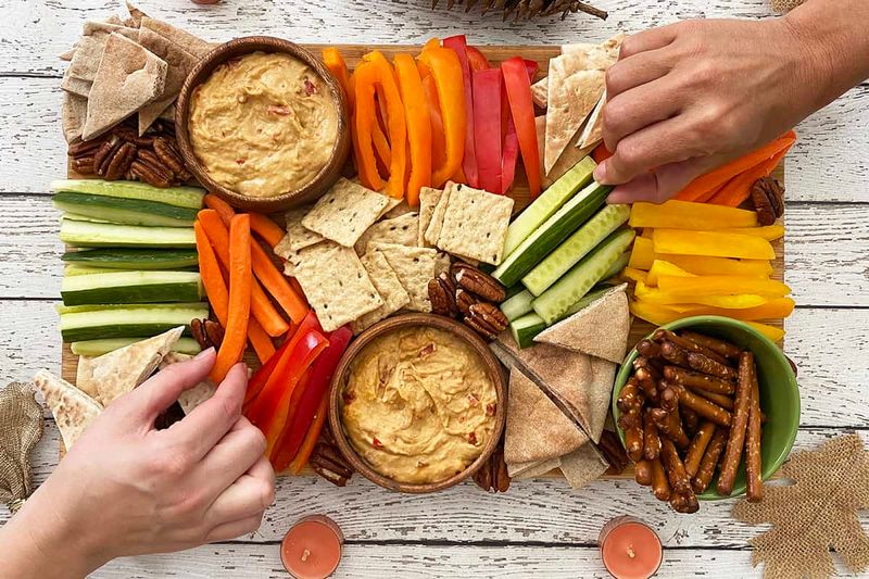 Hummus with Vegetable Sticks