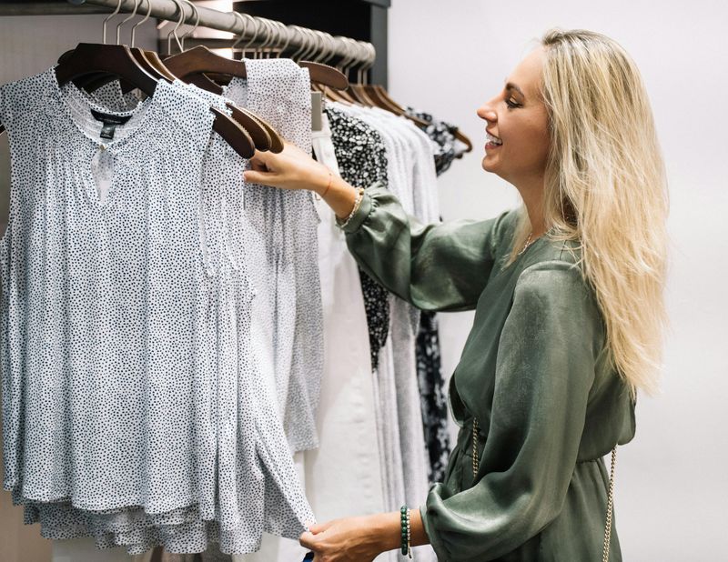 10 Budget-Friendly Fashion Tips That Help You Stay Stylish for Less