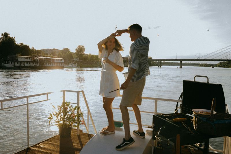 First Date Green Flags That Mean You're on the Right Track
