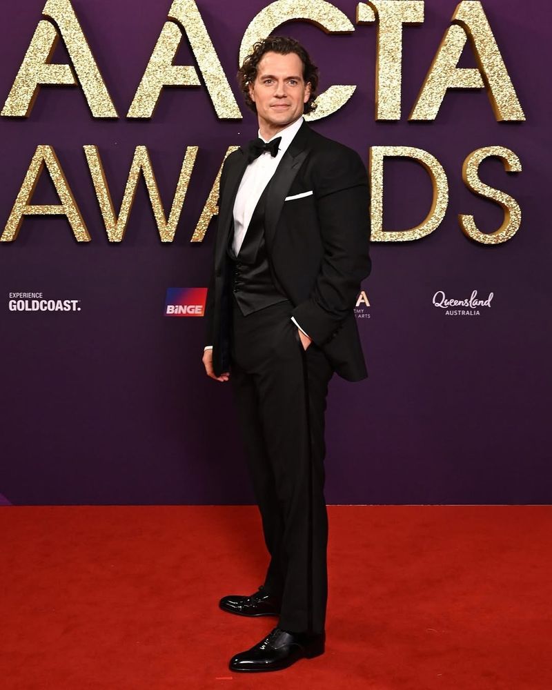 Henry Cavill – 6'1